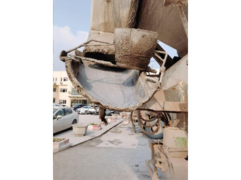 Betonvežis XCMG Official Second Hand G4804B HOWO Concrete Mixer Truck 12 Cubic Hydraulic Concrete Mixer Price List: foto 4