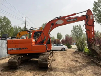 Vikšrinis ekskavatorius DOOSAN DX150