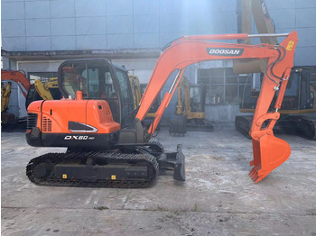Vikšrinis ekskavatorius DOOSAN DX55