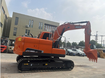 Vikšrinis ekskavatorius DOOSAN DX150