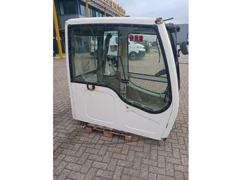 Kabina ir interjeras LIEBHERR