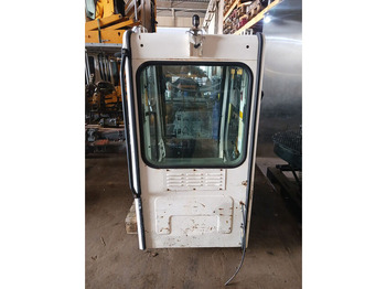Kabina ir interjeras LIEBHERR