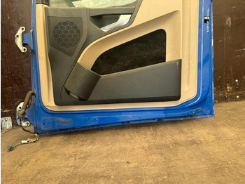 Durys ir dalys - Sunkvežimis Actros MP4 Beifahrertür Blau, Spiegel, Innenverkleidung LN 41: foto 4 Durys ir dalys - Sunkvežimis Actros MP4 Beifahrertür Blau, Spiegel, Innenverkleidung LN 41: foto 4