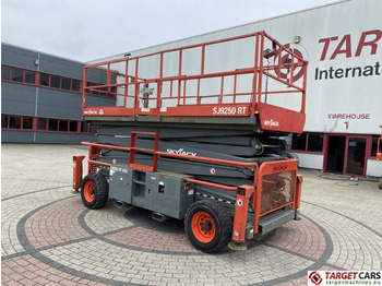 Žirklinis keltuvas SkyJack SJ9250 RT Diesel 4x4 Scissor Work Lift 1720cm: foto 4 Žirklinis keltuvas SkyJack SJ9250 RT Diesel 4x4 Scissor Work Lift 1720cm: foto 4