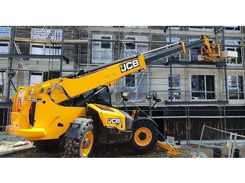 Teleskopinis krautuvas JCB