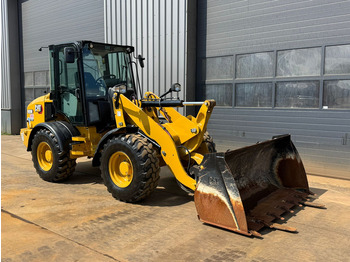 Ratinis krautuvas Caterpillar 908M: foto 4