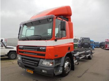 DAF CF 180 lizingą DAF CF 180: foto 1