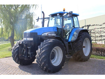Traktorius NEW HOLLAND TM