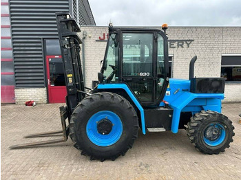 Krautuvas-visureigis JCB