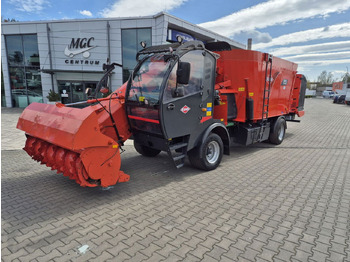 Pašarų maišytuvas KUHN