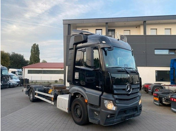 Konteineris-vežimus/ Sukeisti kūną sunkvežimis Mercedes-Benz Actros 1842 BDF LBW 1845 2x Mercedes-Benz Actros 1842 BDF LBW 1845 2x: foto 4 Konteineris-vežimus/ Sukeisti kūną sunkvežimis Mercedes-Benz Actros 1842 BDF LBW 1845 2x Mercedes-Benz Actros 1842 BDF LBW 1845 2x: foto 4