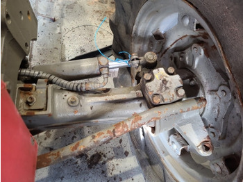 Ašis ir dalys Massey Ferguson 690, 290, 275, 675 Fwd Front Axle Complete 3426235m1, 3426238r1: foto 4