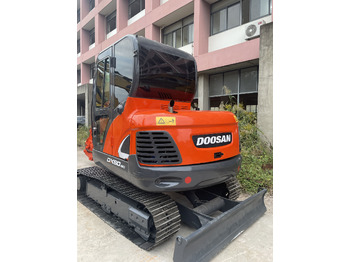 Vikšrinis ekskavatorius DOOSAN DX60-9C