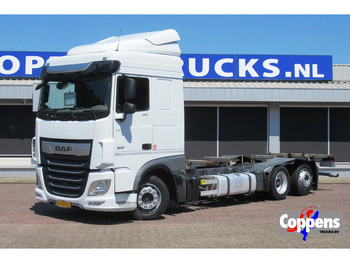 Konteineris-vežimus/ Sukeisti kūną sunkvežimis DAF XF 450