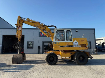 Ratinis ekskavatorius LIEBHERR A 900