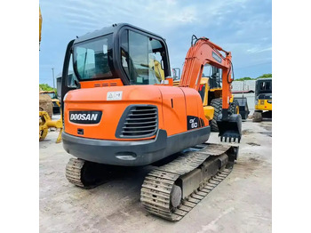 Vikšrinis ekskavatorius DOOSAN DX60