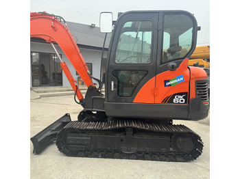Vikšrinis ekskavatorius DOOSAN DX60
