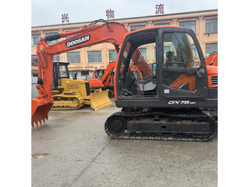 Vikšrinis ekskavatorius DOOSAN DX225