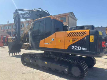 Ekskavatorius Used Good Quality Excavator Korea Hyundai 225LC-9T 225Lc-7 220LC-9S 150Lc-7 Good Quality for Sale at Low Price: foto 4