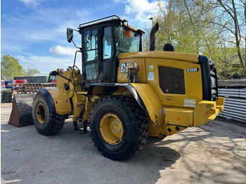 Ratinis krautuvas CATERPILLAR 930M