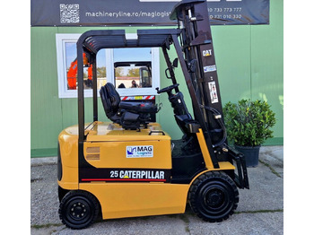 Krautuvas su šakėmis Caterpillar EP25: foto 4