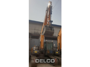 Vikšrinis ekskavatorius CASE