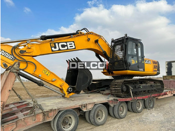 Vikšrinis ekskavatorius JCB