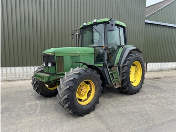 Traktorius JOHN DEERE 6800