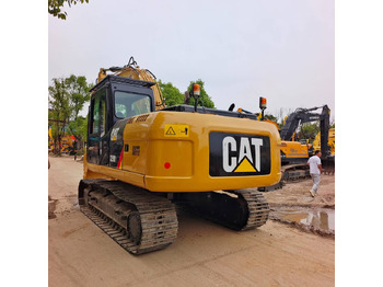 Vikšrinis ekskavatorius CAT 320 D2L: foto 4