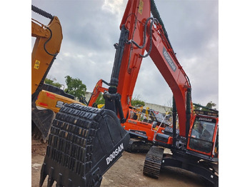 Vikšrinis ekskavatorius Doosan DX 300 LCA: foto 4