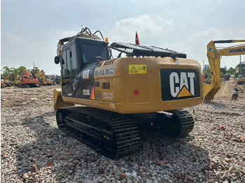 Vikšrinis ekskavatorius CATERPILLAR 320D2