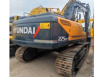Vikšrinis ekskavatorius HYUNDAI