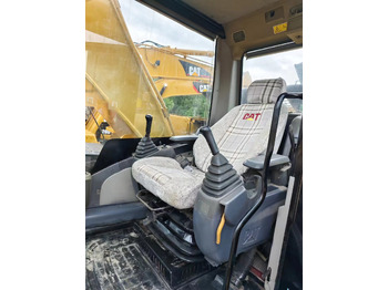 Vikšrinis ekskavatorius CATERPILLAR 320D2 CAT: foto 3