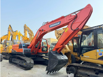 Vikšrinis ekskavatorius DOOSAN DX225