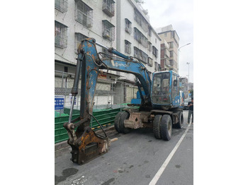 Ratinis ekskavatorius HITACHI EX100WD