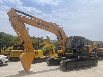 Vikšrinis ekskavatorius HYUNDAI