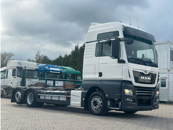 Konteineris-vežimus/ Sukeisti kūną sunkvežimis MAN