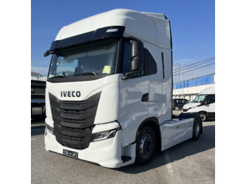Vilkikas IVECO S-WAY