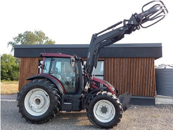 Traktorius VALTRA