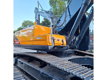 Ratinis ekskavatorius HYUNDAI