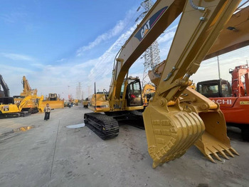 Vikšrinis ekskavatorius CATERPILLAR 320B