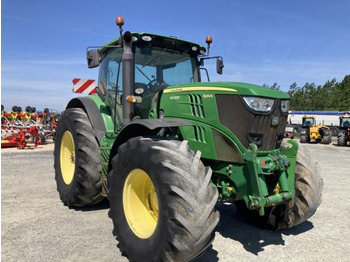 Traktorius JOHN DEERE 6210R