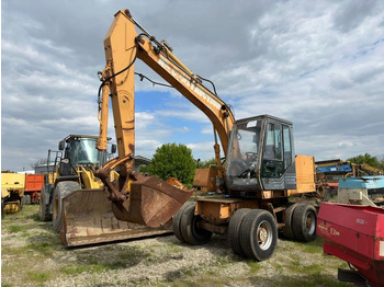 Ratinis ekskavatorius CASE 588