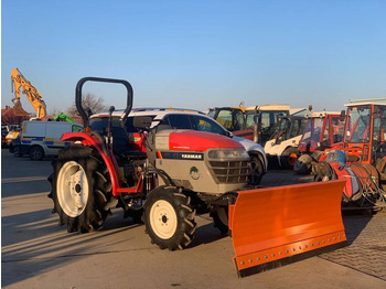 Traktorius YANMAR