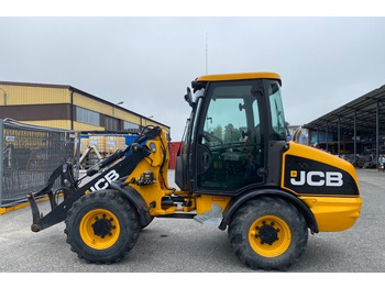 Ratinis krautuvas JCB 406