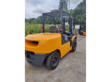 Šakinis krautuvas 2021 Komatsu FD50: foto 2