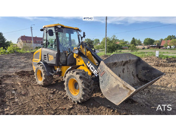 Ratinis krautuvas JCB 407