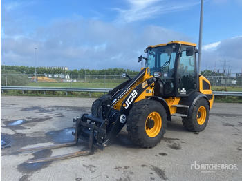 Ratinis krautuvas JCB 409