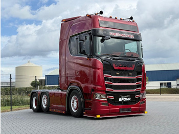 Vilkikas SCANIA S 580