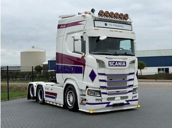Vilkikas SCANIA S 580
